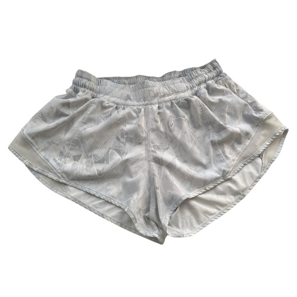 Lululemon Hotty Hot Short 2.5" Lined White Gray Printed Shorts Women's Size 6 - Picture 8 of 12